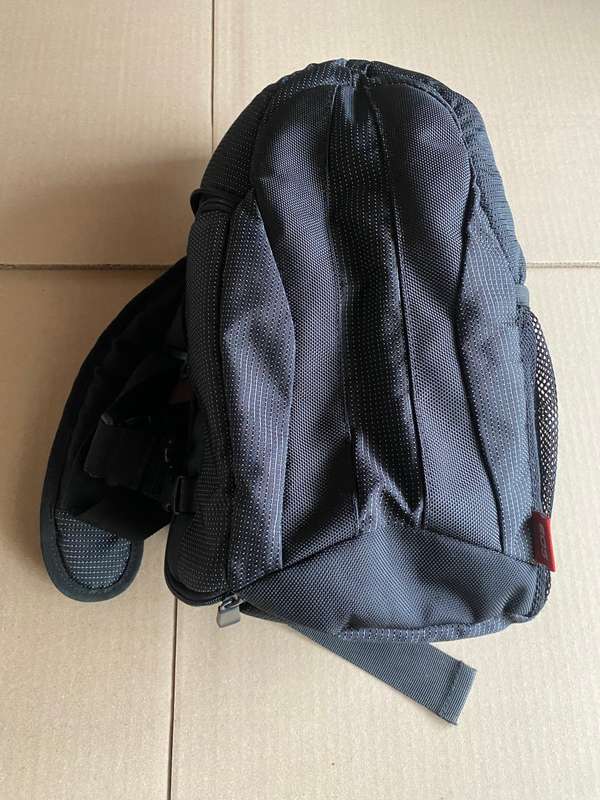 EOS  CAMERA BAG IN GOOD  CONDITION